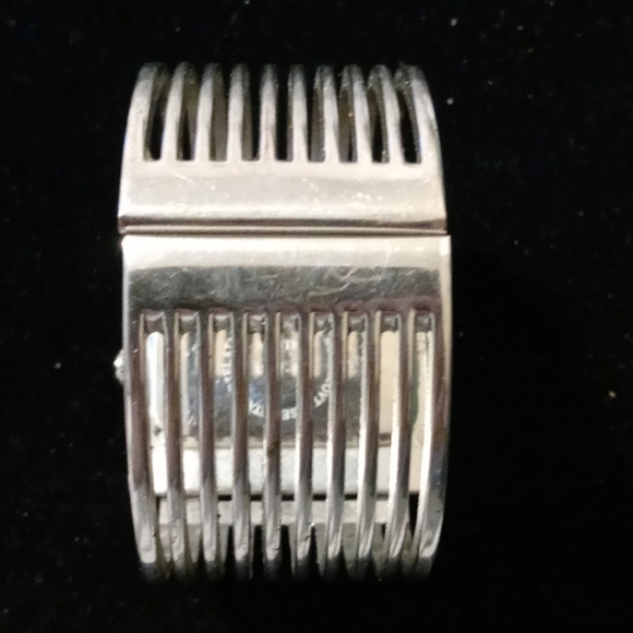 Cuff Bracelet Watch - Picture 4 of 5